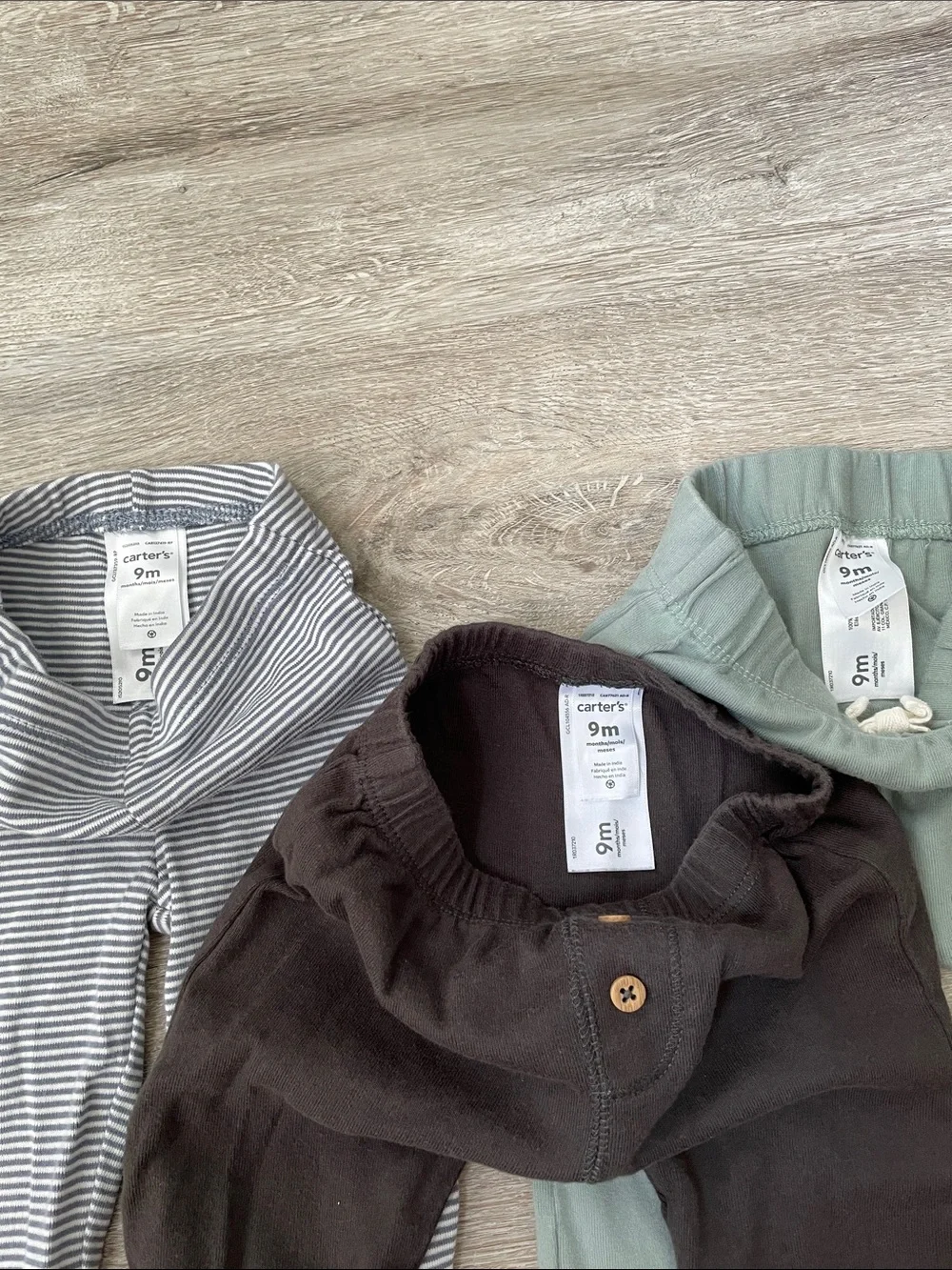 Carter’s 3 bottom bundle size 9 months